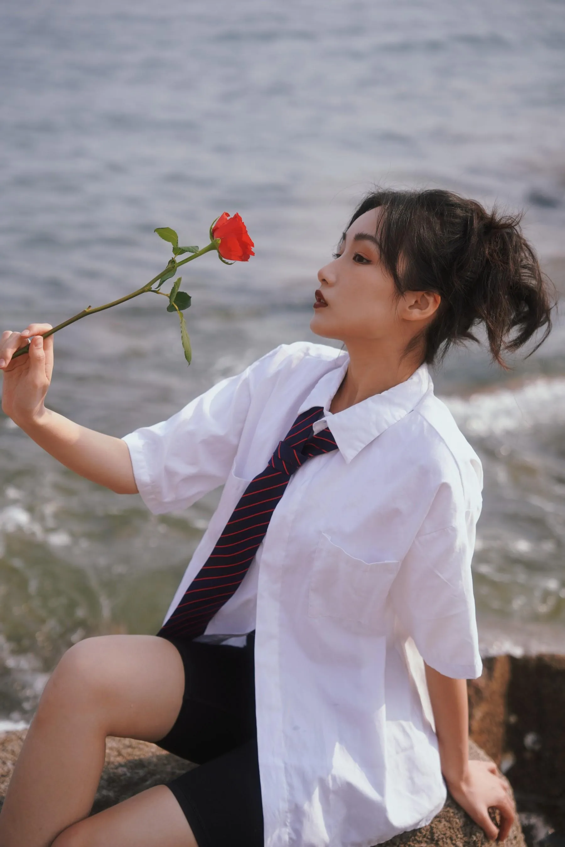 [YITUYU艺图语]2022.09.24 玫瑰的盛夏 馨馨 [24P]插图